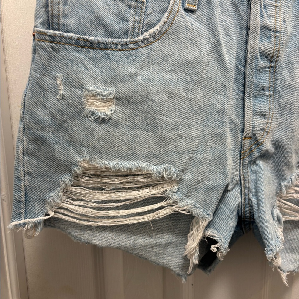 Levi’s Cutoff Shorts - Picture 2 of 6